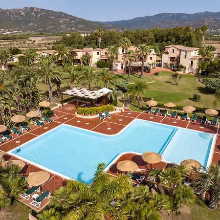 Classical Baia Delle Palme 2 Bedroom Sleeps 6 Persons T6 Santa Margherita di Pula