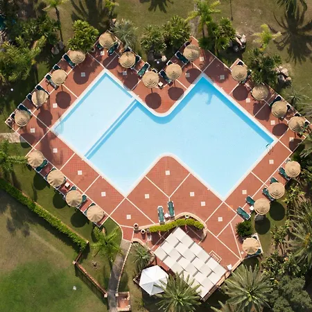 Classical Baia Delle Palme 2 Bedroom Sleeps 6 Persons T6 Appartamento Santa Margherita di Pula